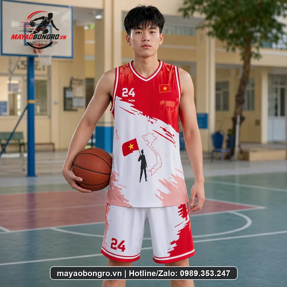 Mẫu bóng rổ Tôi Yêu Việt cho học sinh trung học phổ thông, người lớn.